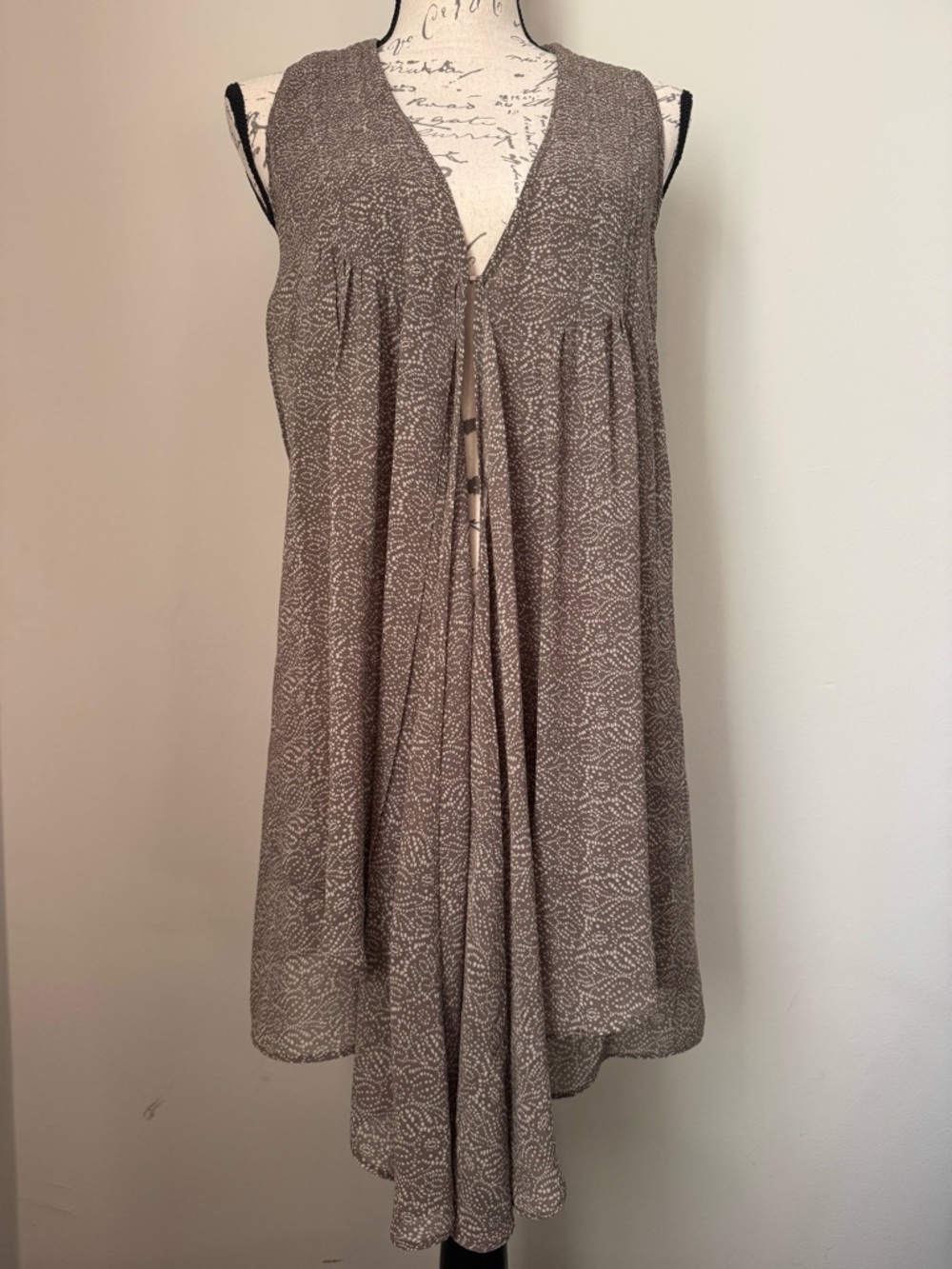 CAbi Taupe Printed Sleeveless Button-Front Tunic Vest
